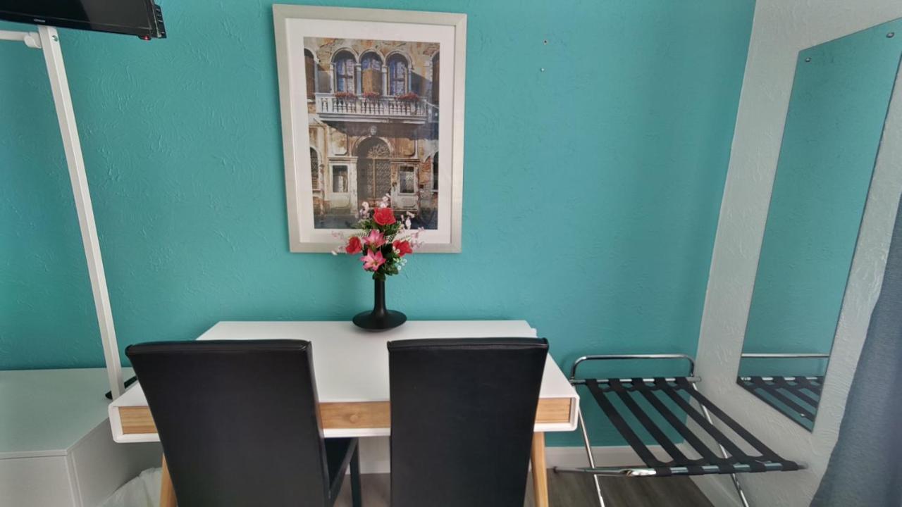 Orient B&B Holyhead Zewnętrze zdjęcie